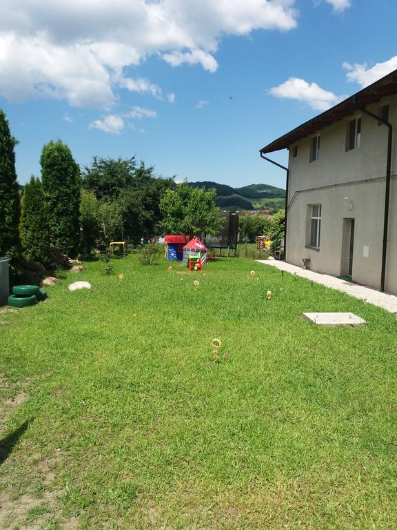 Casa Ariana * Curtea de Argeş